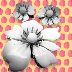 SARAH COVENTRY Brooch Earrings Vintage Jewelry Floral Set White Enamel Metal